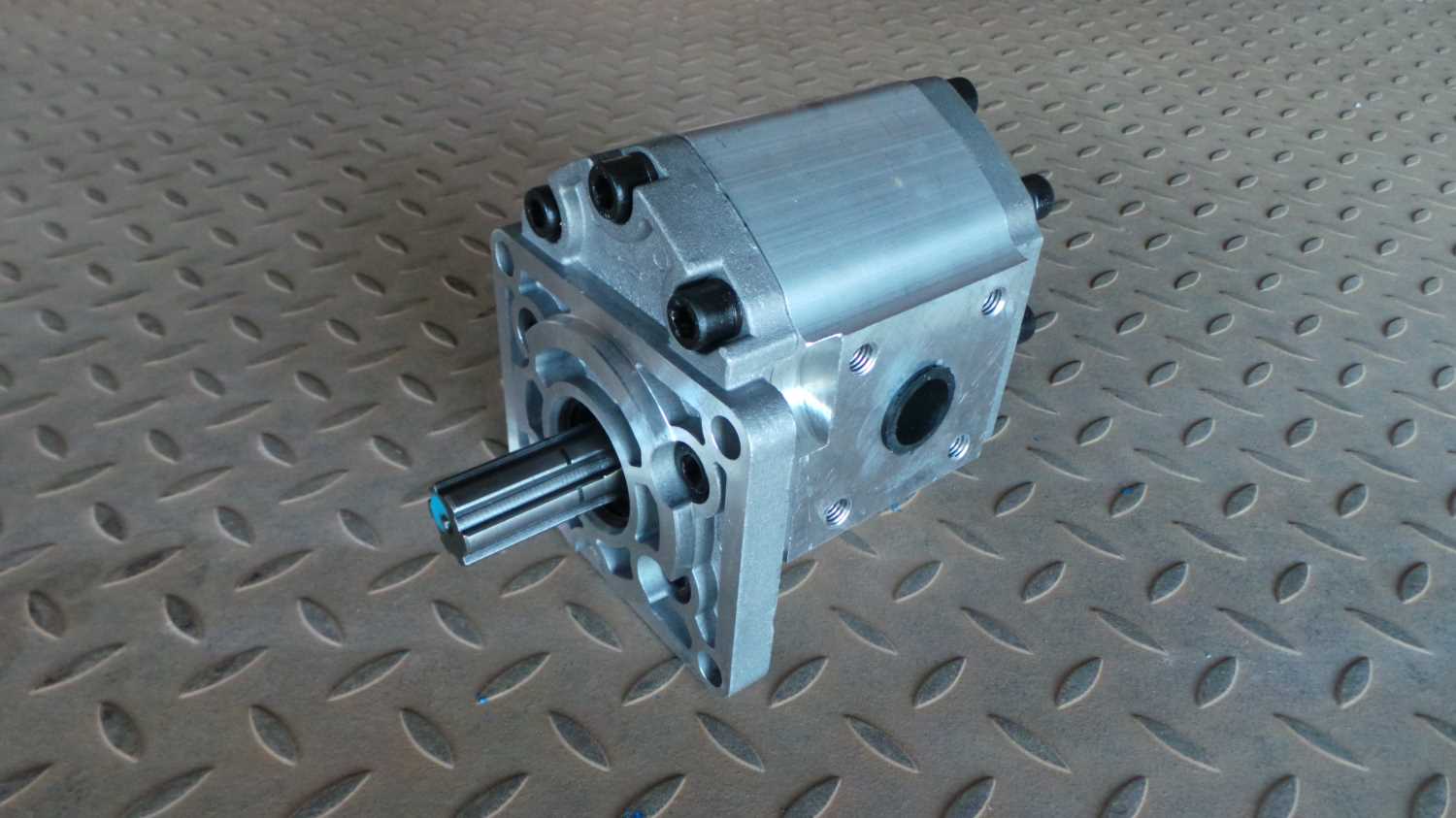 Насос гидравлический 803006833/5000031/CB550